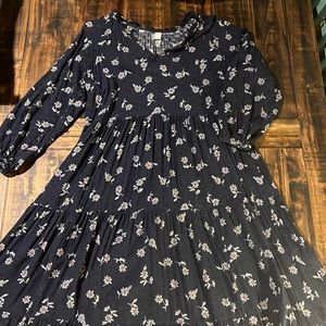 Size L Old Navy peasant dress